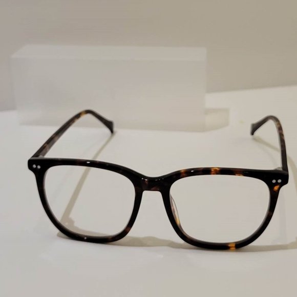 Clear Glasses - Picture 3 of 3